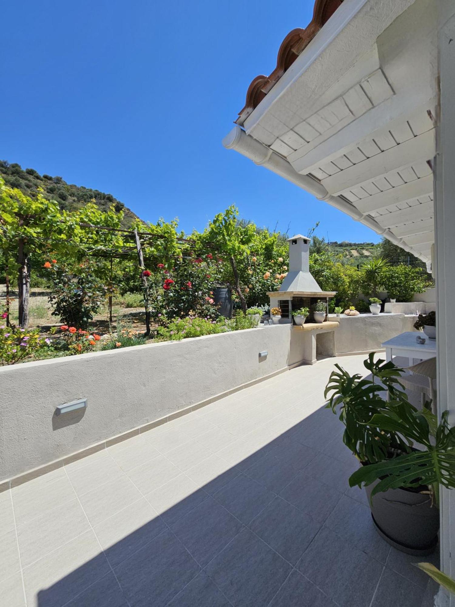 Ornament: Infinite Nature Villa Dhafnes Ngoại thất bức ảnh